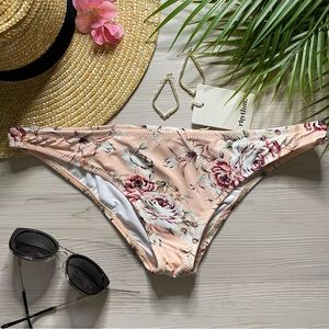 Rhythm. 🌸 Classy Floral Low-Rise Bikini Bottom